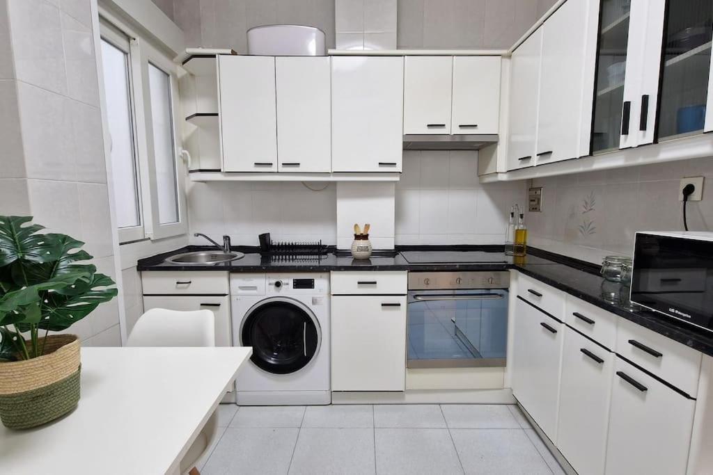 Cozy Apartment In The City Center By Aloha Більбао Екстер'єр фото